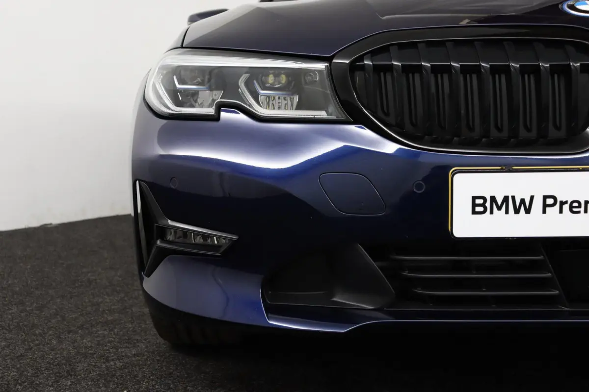 320e Business Edition Plus | SOH 95% | BMW Laserlicht | Head-Up Display | Stoelverwarming | HiFi | Actieve Cruise Control