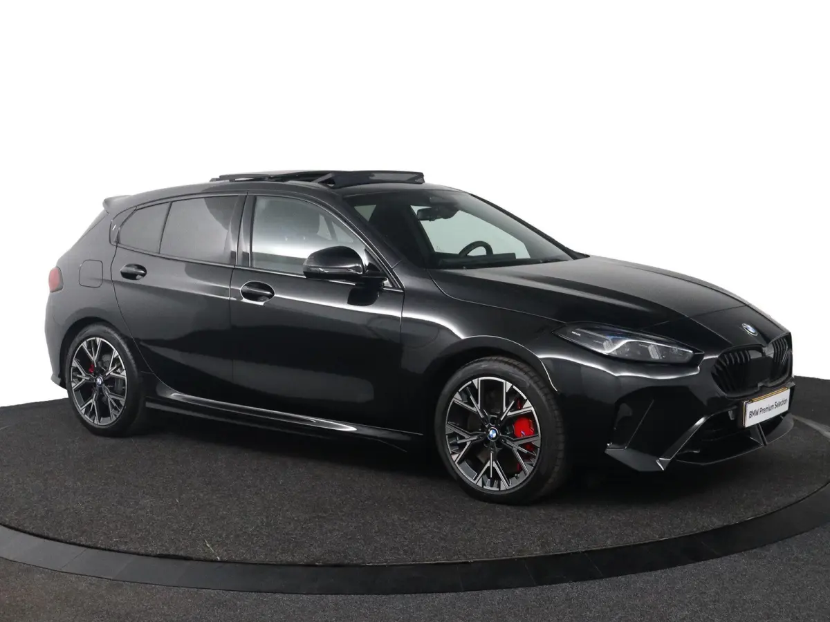 120 M Sport Design Edition M Sport Pro | Panoramadak | Trekhaak | Stoelverwarming | Driving Assistant