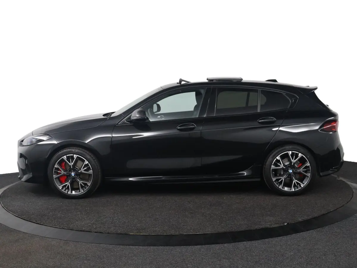 120 M Sport Design Edition M Sport Pro | Panoramadak | Trekhaak | Stoelverwarming | Driving Assistant