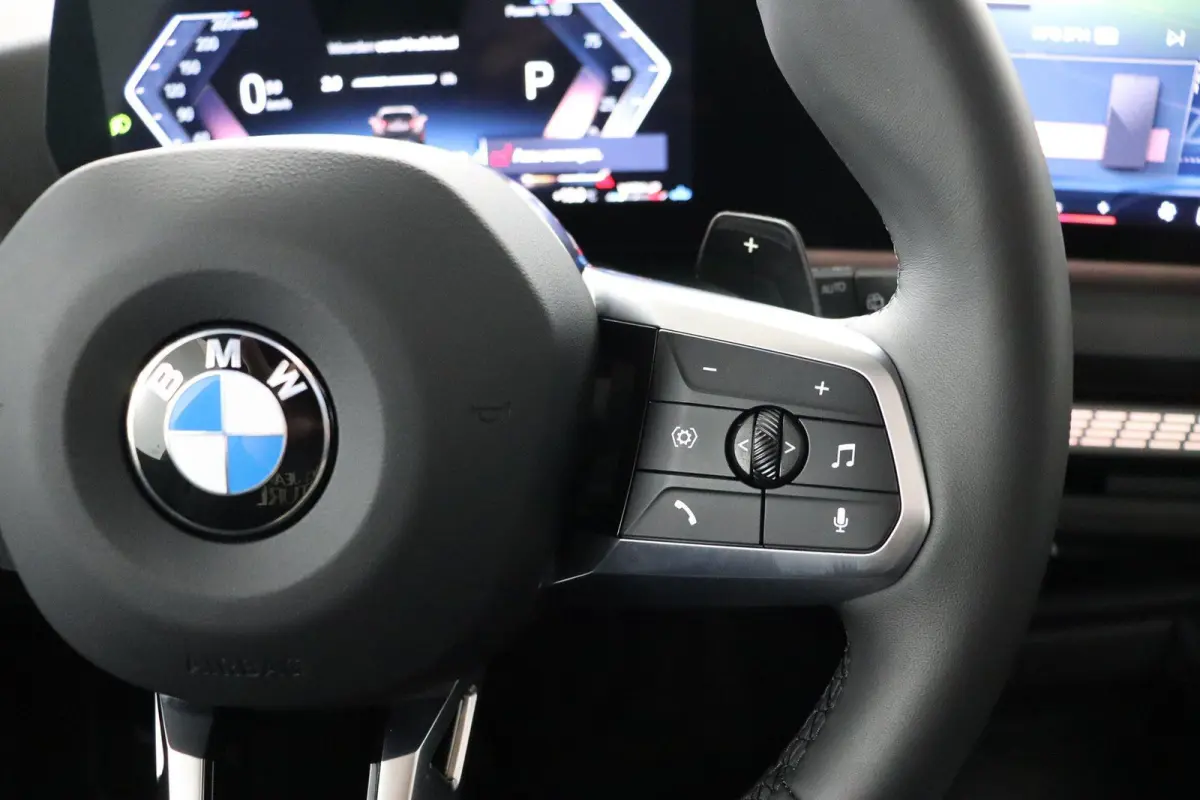 120 M Sport Design Edition M Sport Pro | Panoramadak | Trekhaak | Stoelverwarming | Driving Assistant