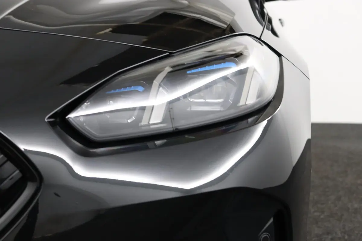 120 M Sport Design Edition M Sport Pro | Panoramadak | Trekhaak | Stoelverwarming | Driving Assistant