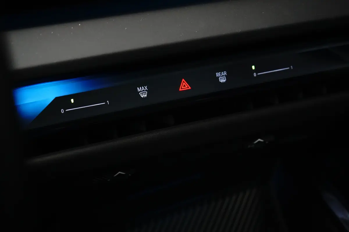 30e xDrive | M-SPORT | 360° CAMERA | PANODAK | ADAPTIVE CRUISE | ELEKTR. STOEL INCL MEMORY | PREMIUM AUDIO | STOELVERWARMING | DODE HOEK