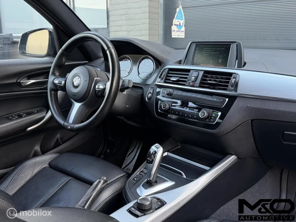 118i | M Sport High Executive| STOELVW | VIRTUAL