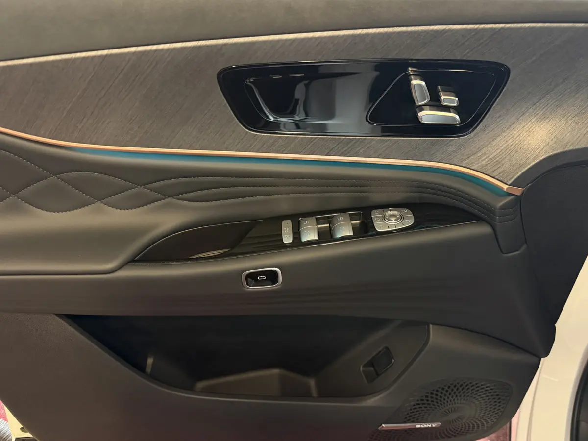 EXCLUSIVE | AWD | 428 PK | 7-PERSOONS | 7 JAAR GARANTIE | KHAKI WHITE phev plug in hybrid