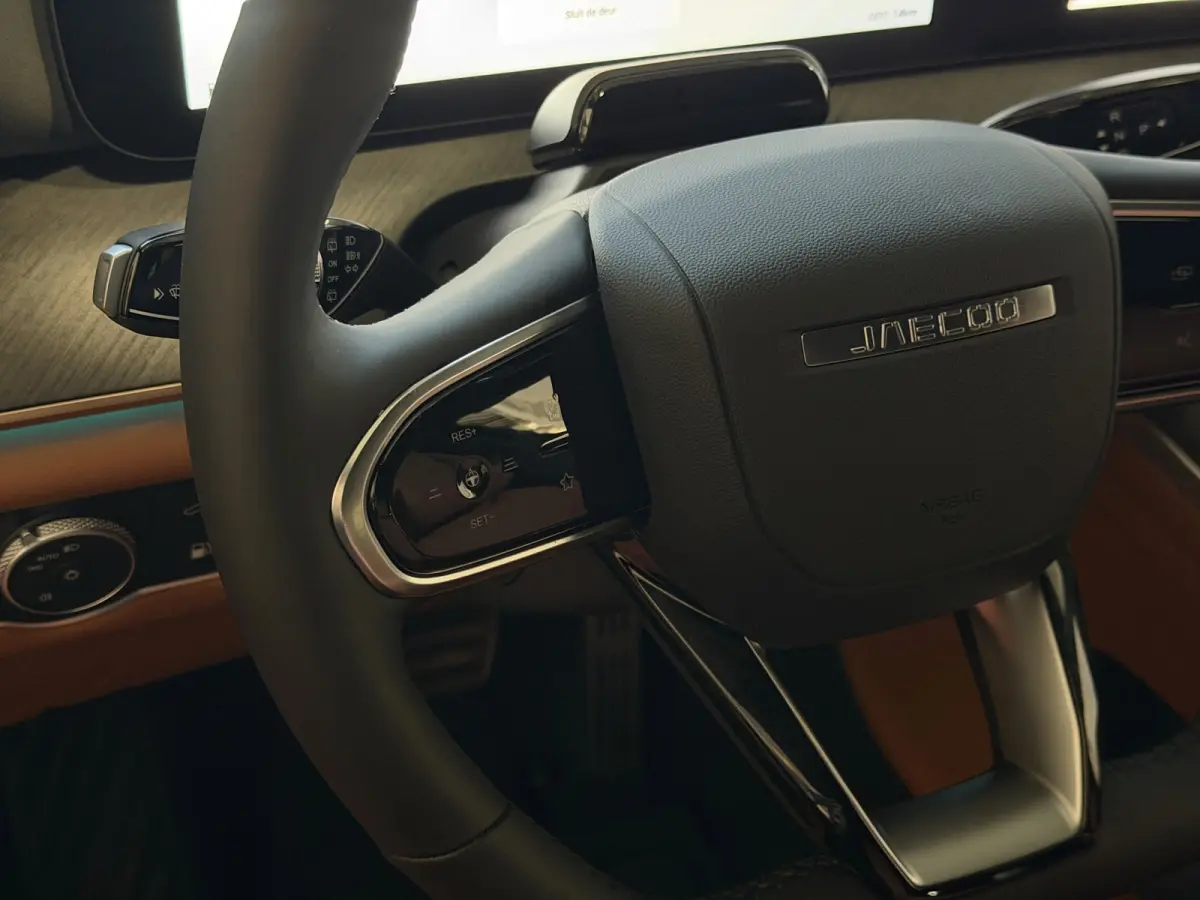 EXCLUSIVE | AWD | 428 PK | 7-PERSOONS | UIT VOORRAAD LEVERBAAR | KHAKI WHITE phev plug in hybrid
