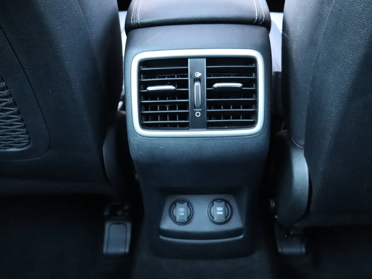 1.6 T-GDI 4WD GT-Line BLACK-Line NIEUWSTAAT I GT-line I Trekhaak I Carplay I Treeplank I Pano I Camera I Winterpakket I NL-auto I Navi I