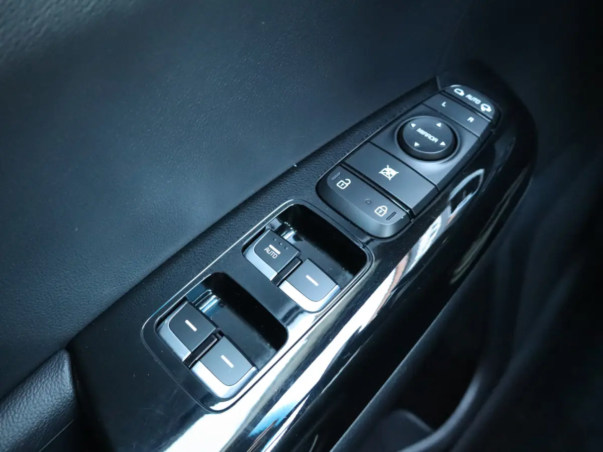 1.6 T-GDI 4WD GT-Line BLACK-Line NIEUWSTAAT I GT-line I Trekhaak I Carplay I Treeplank I Pano I Camera I Winterpakket I NL-auto I Navi I