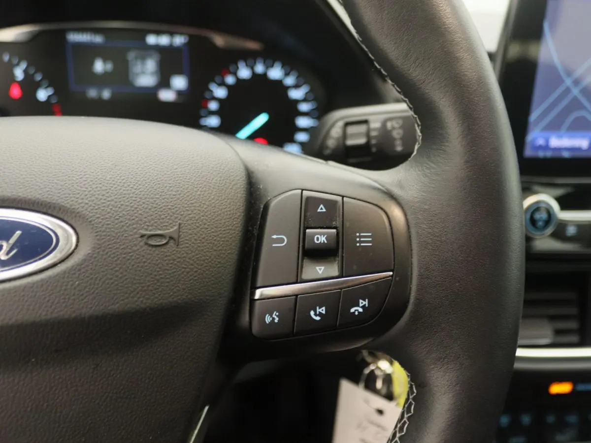 1.0 EcoBoost Titanium | Apple Carplay/Android Auto | Climate Control | Winterpakket | Trekhaak |