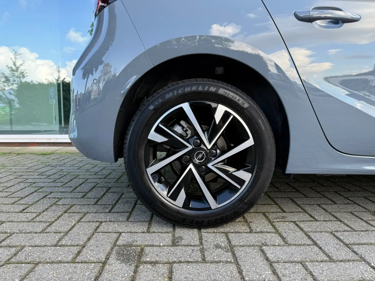 1.2 Turbo Hybrid GS - Automaat - Navi - Climate - Org.NL