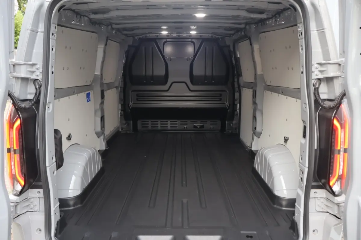 340 L2H1 Sport 71kWh | 286pk | 4WD