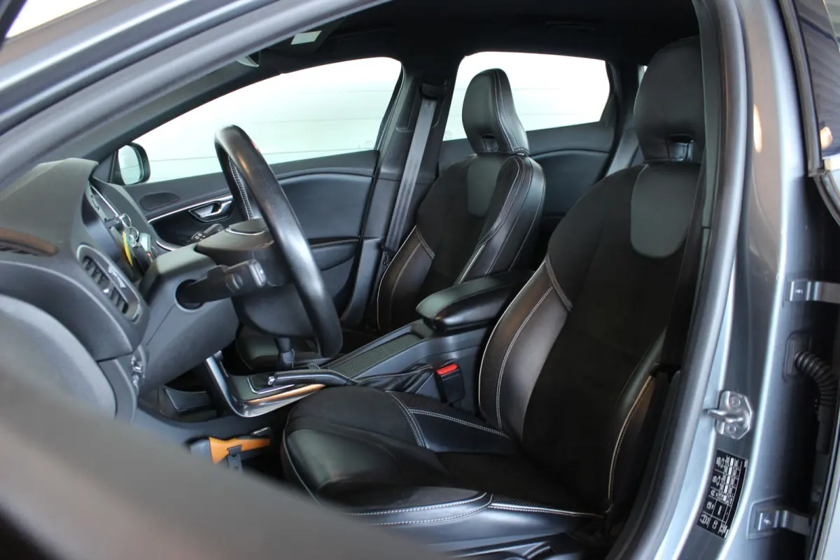 2.0 T4 Business Sport Trekhaak | Bluetooth | LED | Stoelverw. | Navi | Alcantara | 17" LMV | PDC V+A