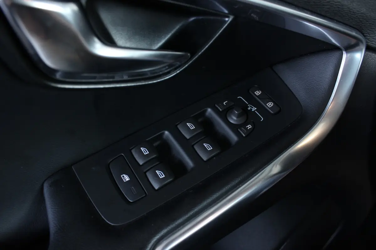 2.0 T4 Business Sport Trekhaak | Bluetooth | LED | Stoelverw. | Navi | Alcantara | 17" LMV | PDC V+A