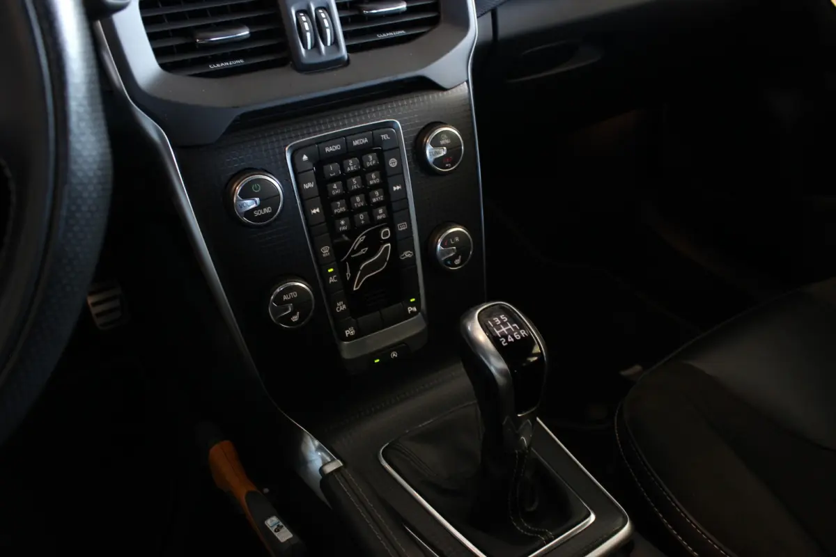 2.0 T4 Business Sport Trekhaak | Bluetooth | LED | Stoelverw. | Navi | Alcantara | 17" LMV | PDC V+A