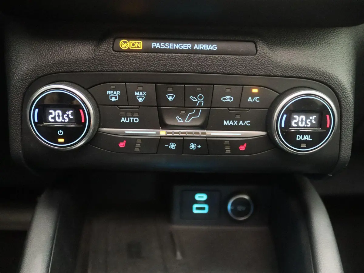 2.5 PHEV Vignale | Panoramadak | Head-Up Display | Apple Carplay/Android Auto | Stoelverwarming |
