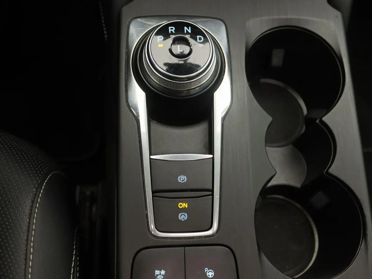2.5 PHEV Vignale | Panoramadak | Head-Up Display | Apple Carplay/Android Auto | Stoelverwarming |