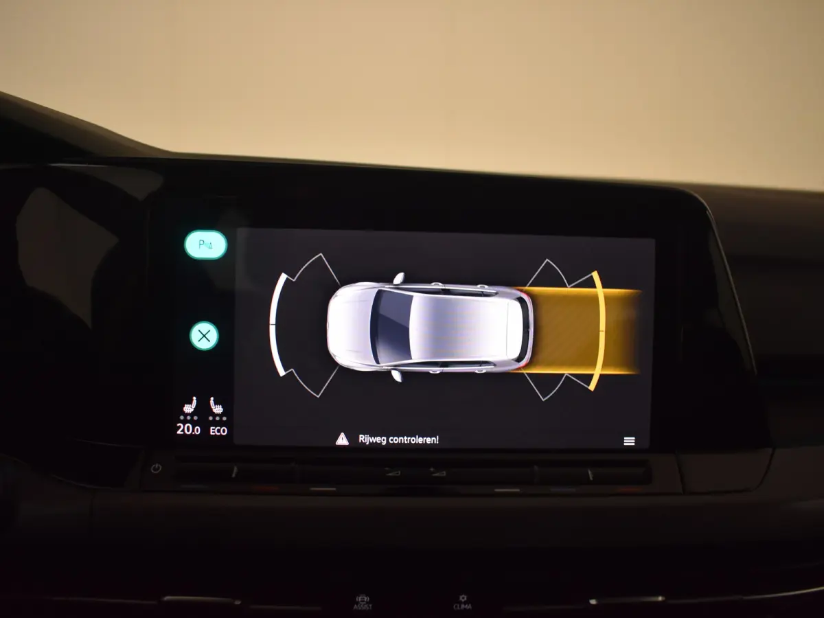 1.4 eHybrid Style l Elektr. Stoel incl Memory l Trekhaak Elektr. l Velours Bekleding l Stoelverwarming l Side Assist l Sensoren voor en achter l
