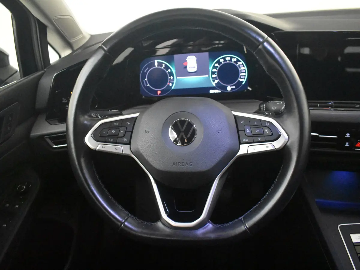 1.4 eHybrid Style l Elektr. Stoel incl Memory l Trekhaak Elektr. l Velours Bekleding l Stoelverwarming l Side Assist l Sensoren voor en achter l