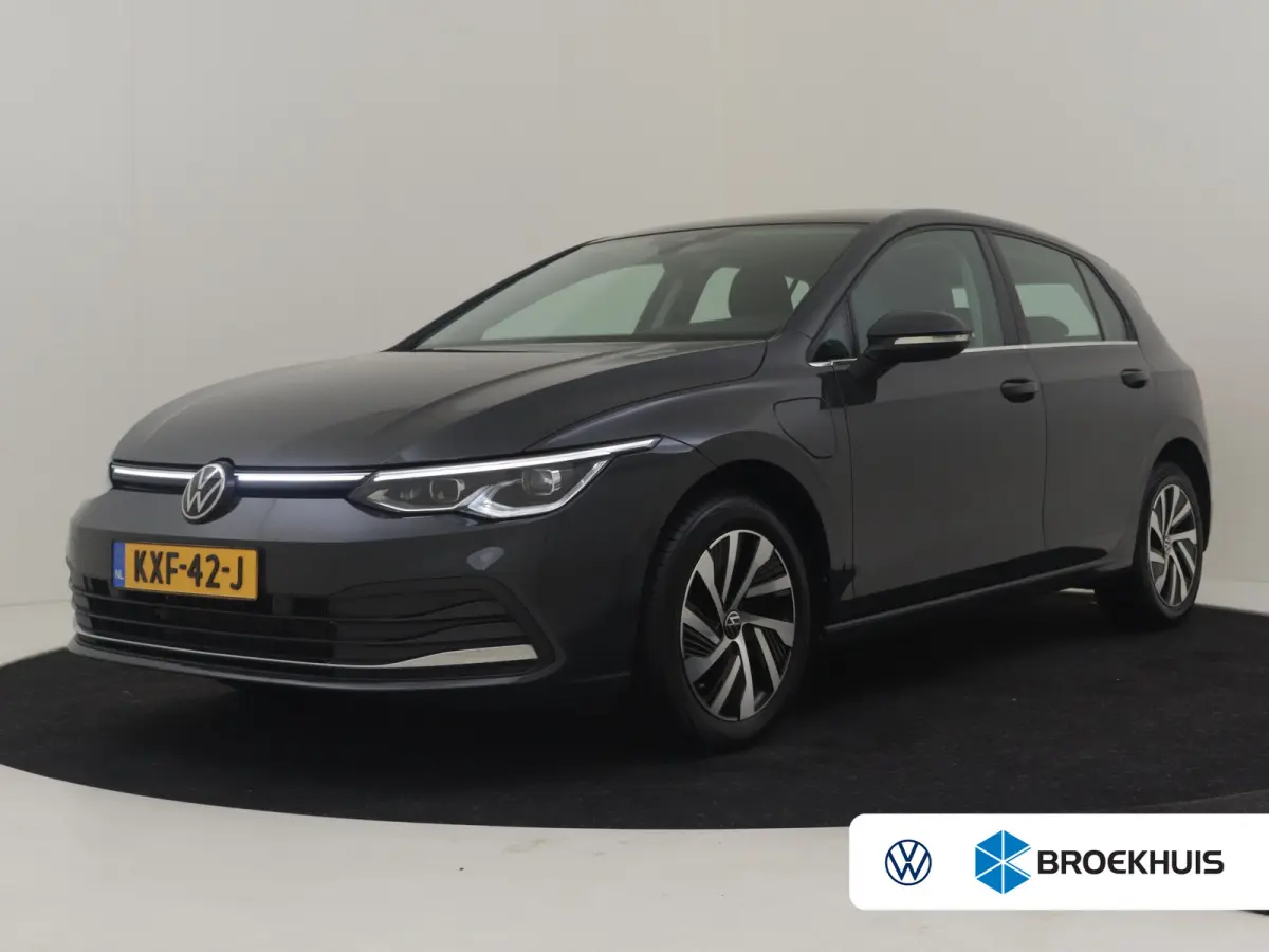 1.4 eHybrid Style l Elektr. Stoel incl Memory l Trekhaak Elektr. l Velours Bekleding l Stoelverwarming l Side Assist l Sensoren voor en achter l