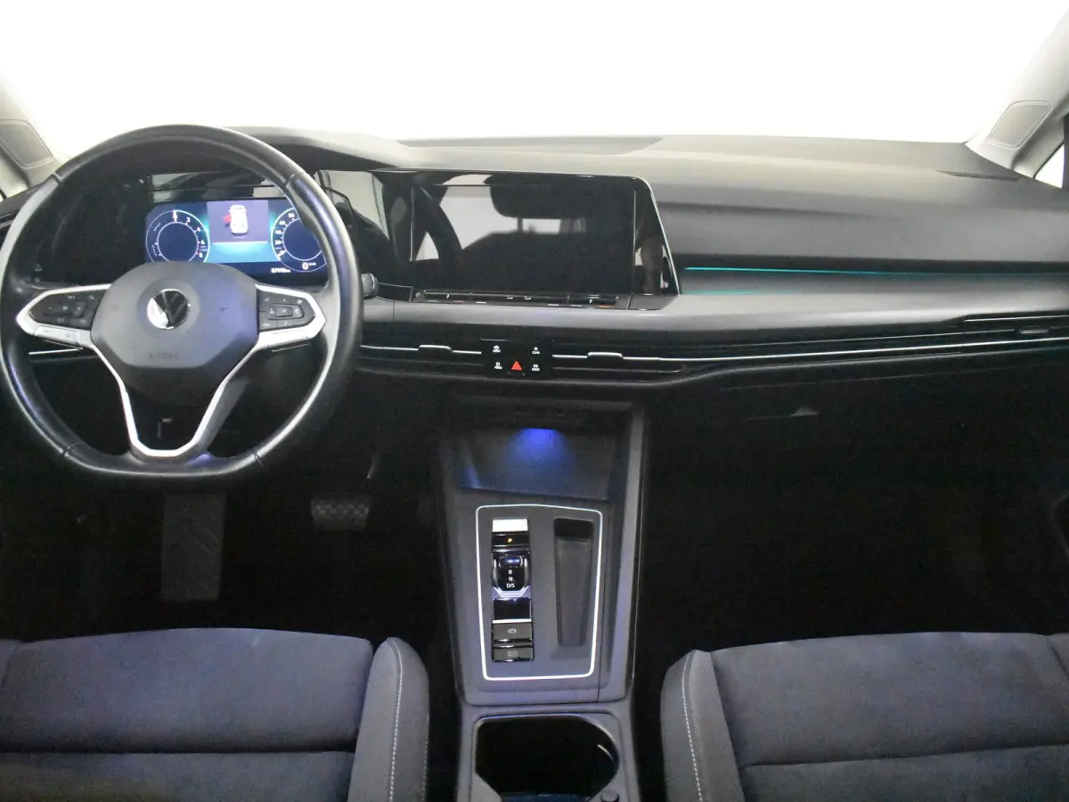 1.4 eHybrid Style l Elektr. Stoel incl Memory l Trekhaak Elektr. l Velours Bekleding l Stoelverwarming l Side Assist l Sensoren voor en achter l