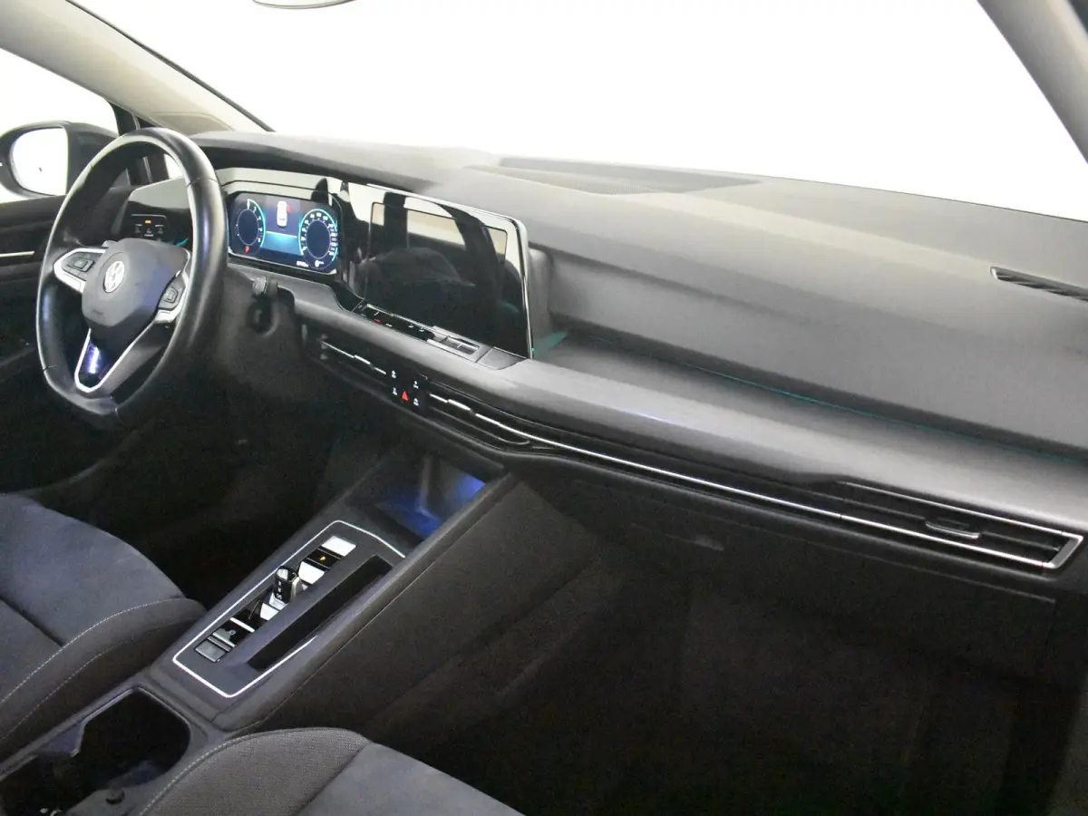 1.4 eHybrid Style l Elektr. Stoel incl Memory l Trekhaak Elektr. l Velours Bekleding l Stoelverwarming l Side Assist l Sensoren voor en achter l