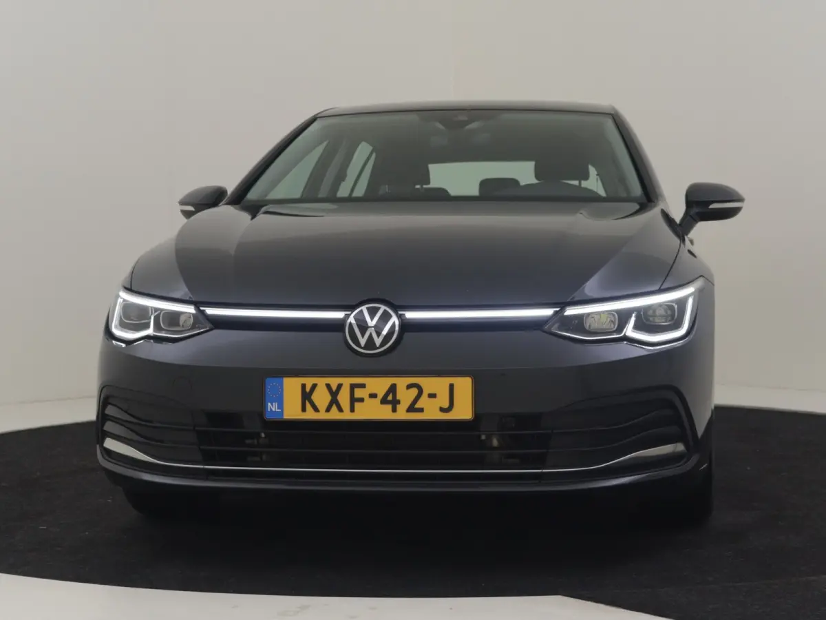 1.4 eHybrid Style l Elektr. Stoel incl Memory l Trekhaak Elektr. l Velours Bekleding l Stoelverwarming l Side Assist l Sensoren voor en achter l
