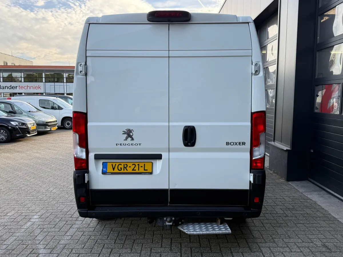 335 2.2 BlueHDi 140 L2H2 Premium | Sortimo | Camera | Trekhaak | | 2 zitplaatsen rechtsvoor | Achteruitrijcamera | Airco