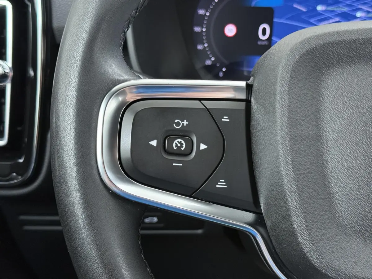 Core 70 kWh SOH 91%| ELEK. TREKHAAK| WINTERPAKKET| STOEL +STUURVERWARMING| WARMTEPOMP| ACHTERUITRIJCAMERA| RIJKLAARPRIJS INCL. 12 MND BOVAG GARANTIE