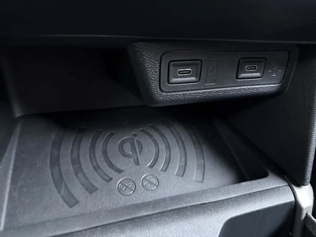 Extended range GS 54 kWh 8 JAAR GARANTIE / Navigatie / Camera / Stuur -en Stoelverwarmd / Dodehoek / Parkeersensoren / Carplay / LED