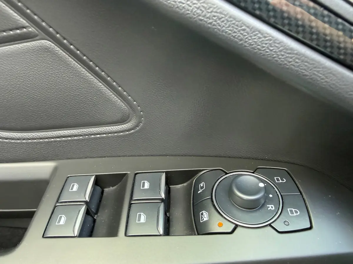 1.0 EcoBoost Hybrid ST Line - Camera - Navi & Carplay - Winterpakket - Cruise