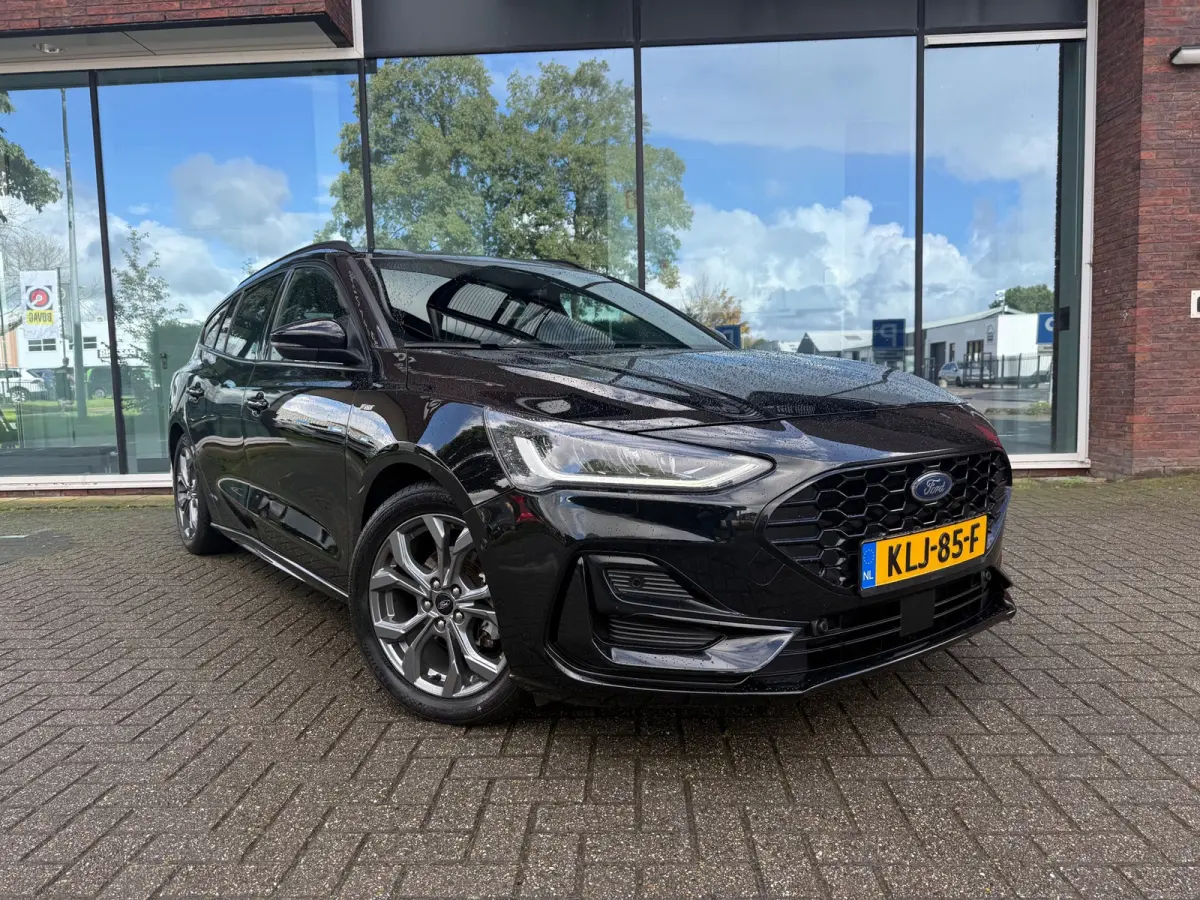 1.0 EcoBoost Hybrid ST Line - Camera - Navi & Carplay - Winterpakket - Cruise