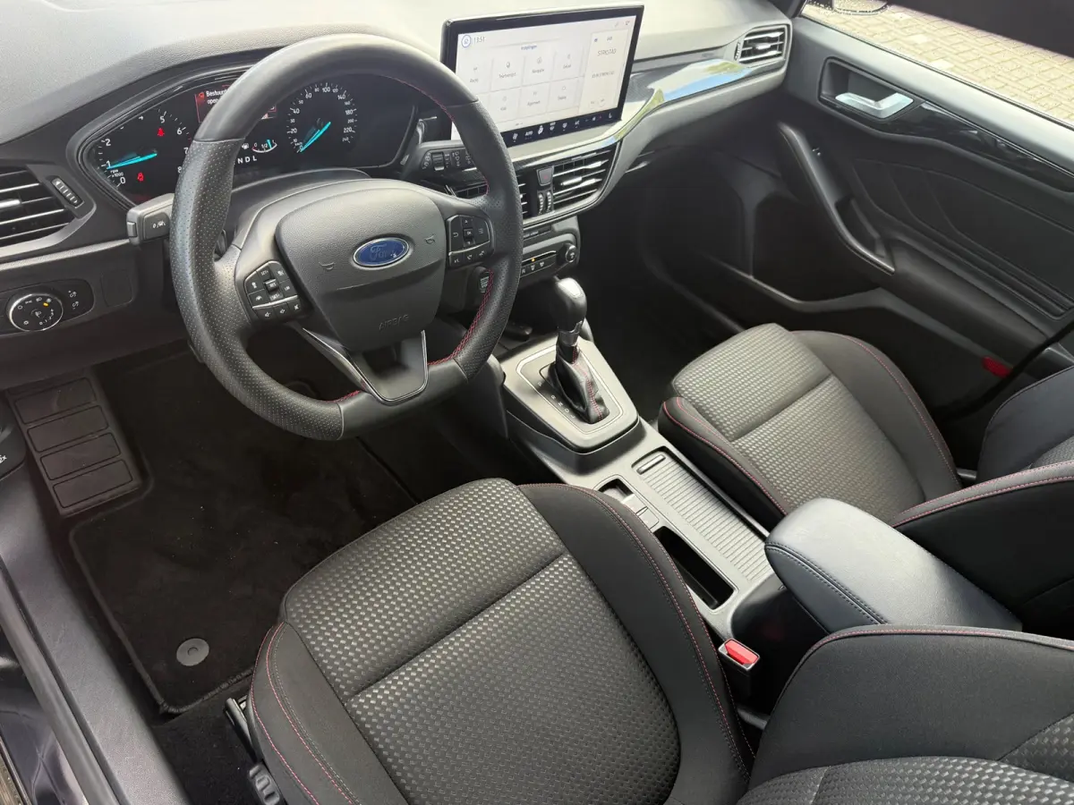 1.0 EcoBoost Hybrid ST Line - Camera - Navi & Carplay - Winterpakket - Cruise