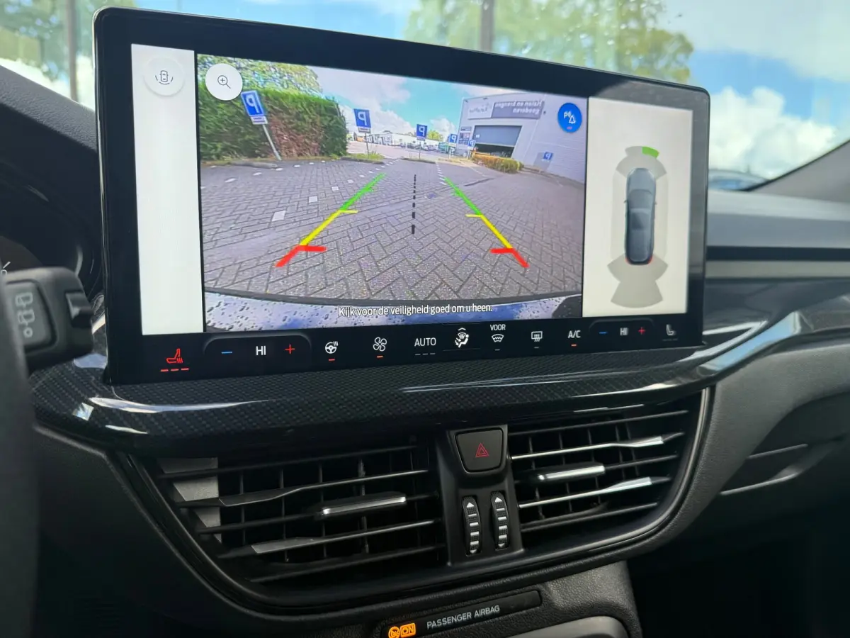 1.0 EcoBoost Hybrid ST Line - Camera - Navi & Carplay - Winterpakket - Cruise