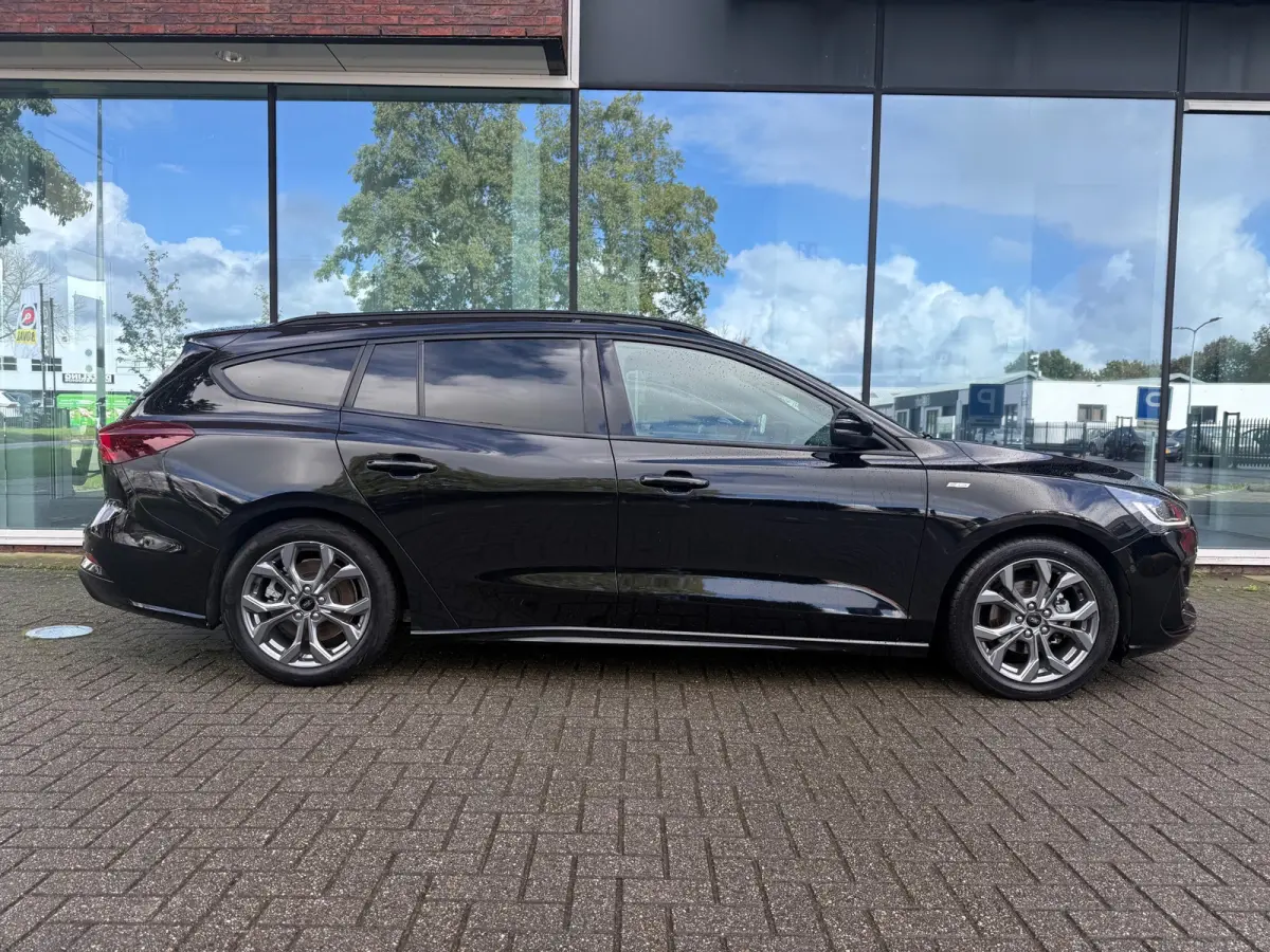 1.0 EcoBoost Hybrid ST Line - Camera - Navi & Carplay - Winterpakket - Cruise
