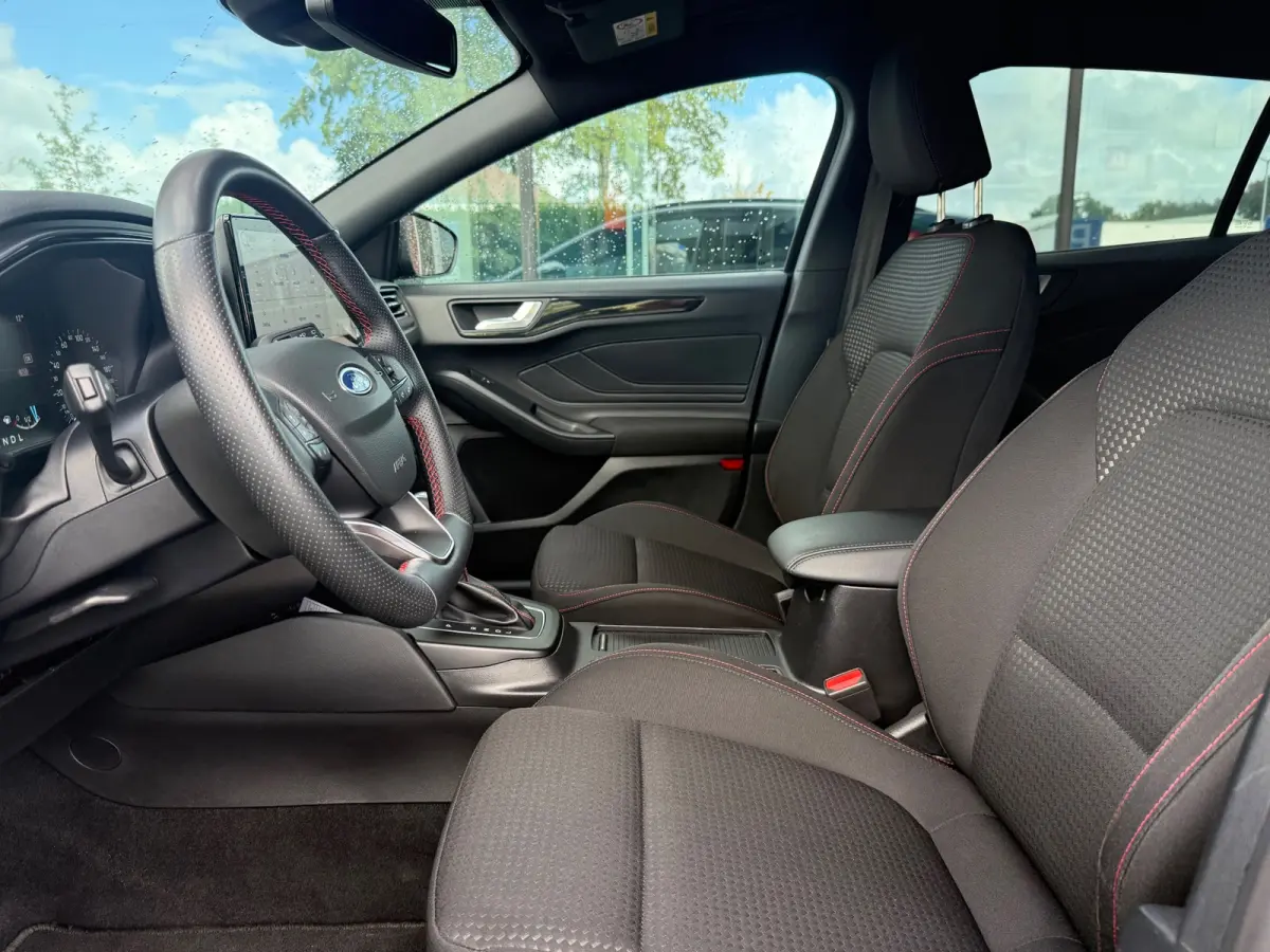 1.0 EcoBoost Hybrid ST Line - Camera - Navi & Carplay - Winterpakket - Cruise