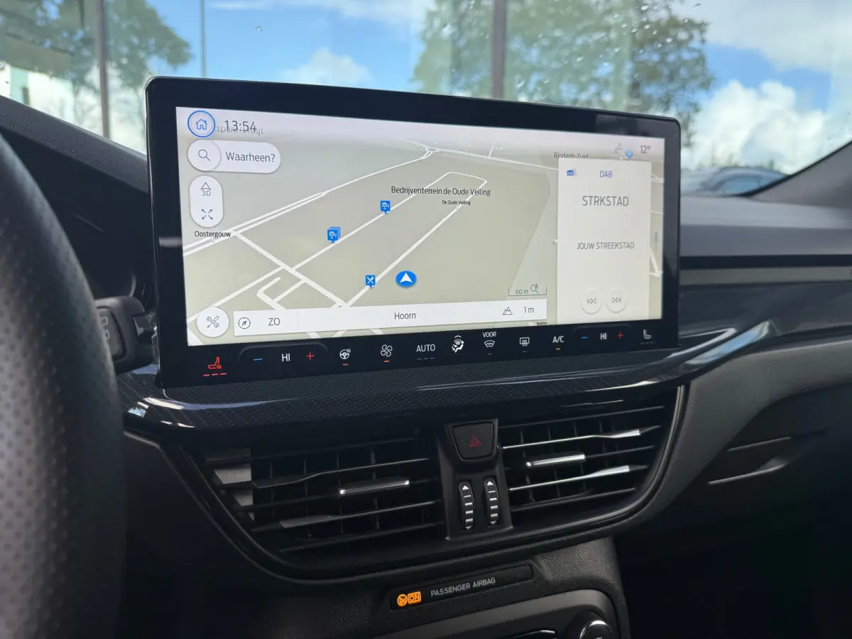1.0 EcoBoost Hybrid ST Line - Camera - Navi & Carplay - Winterpakket - Cruise