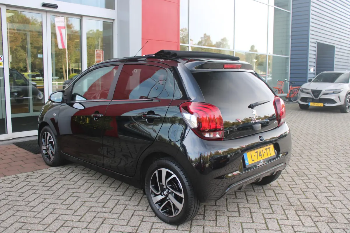 1.0 e-VTi 72PK ALLURE TOP! | CLIMATE CONTROL | ACHTERUITRIJ CAMERA | APPLE CARPLAY/ANDROID AUTO | CRUISE CONTROL | DAB+ RADIO | KEYLESS ENTRY/START | LANE ASSIST | LICHTMETALEN VELGEN |