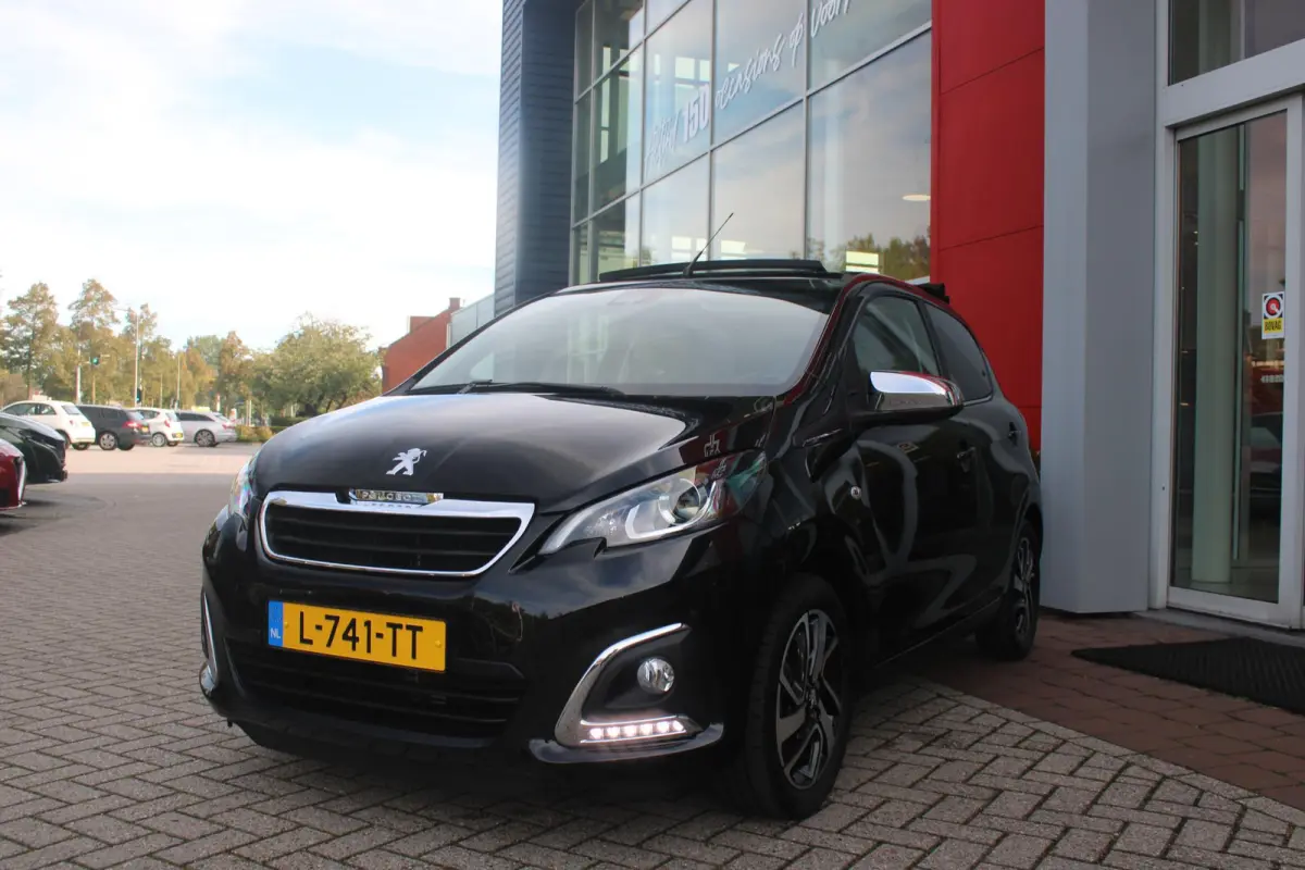 1.0 e-VTi 72PK ALLURE TOP! | CLIMATE CONTROL | ACHTERUITRIJ CAMERA | APPLE CARPLAY/ANDROID AUTO | CRUISE CONTROL | DAB+ RADIO | KEYLESS ENTRY/START | LANE ASSIST | LICHTMETALEN VELGEN |