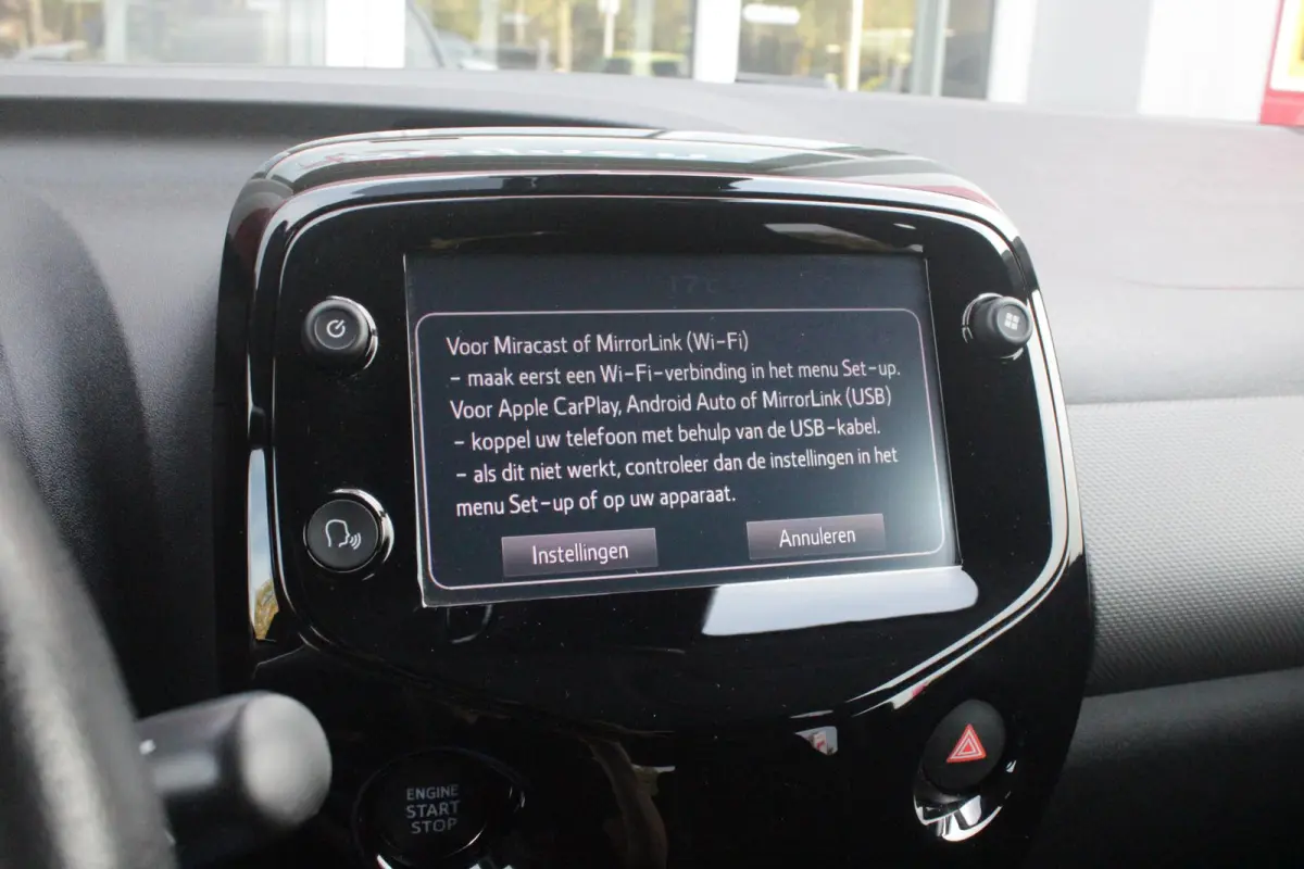 1.0 e-VTi 72PK ALLURE TOP! | CLIMATE CONTROL | ACHTERUITRIJ CAMERA | APPLE CARPLAY/ANDROID AUTO | CRUISE CONTROL | DAB+ RADIO | KEYLESS ENTRY/START | LANE ASSIST | LICHTMETALEN VELGEN |