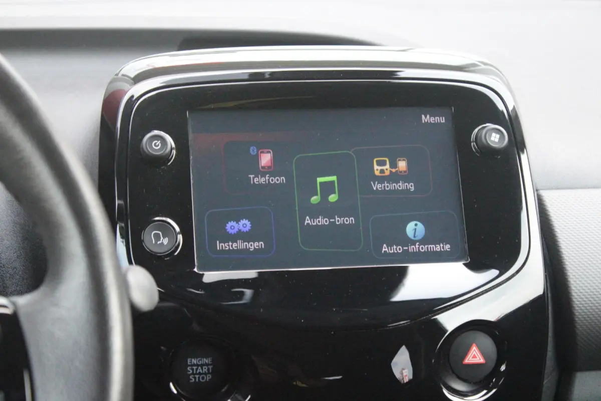 1.0 e-VTi 72PK ALLURE TOP! | CLIMATE CONTROL | ACHTERUITRIJ CAMERA | APPLE CARPLAY/ANDROID AUTO | CRUISE CONTROL | DAB+ RADIO | KEYLESS ENTRY/START | LANE ASSIST | LICHTMETALEN VELGEN |