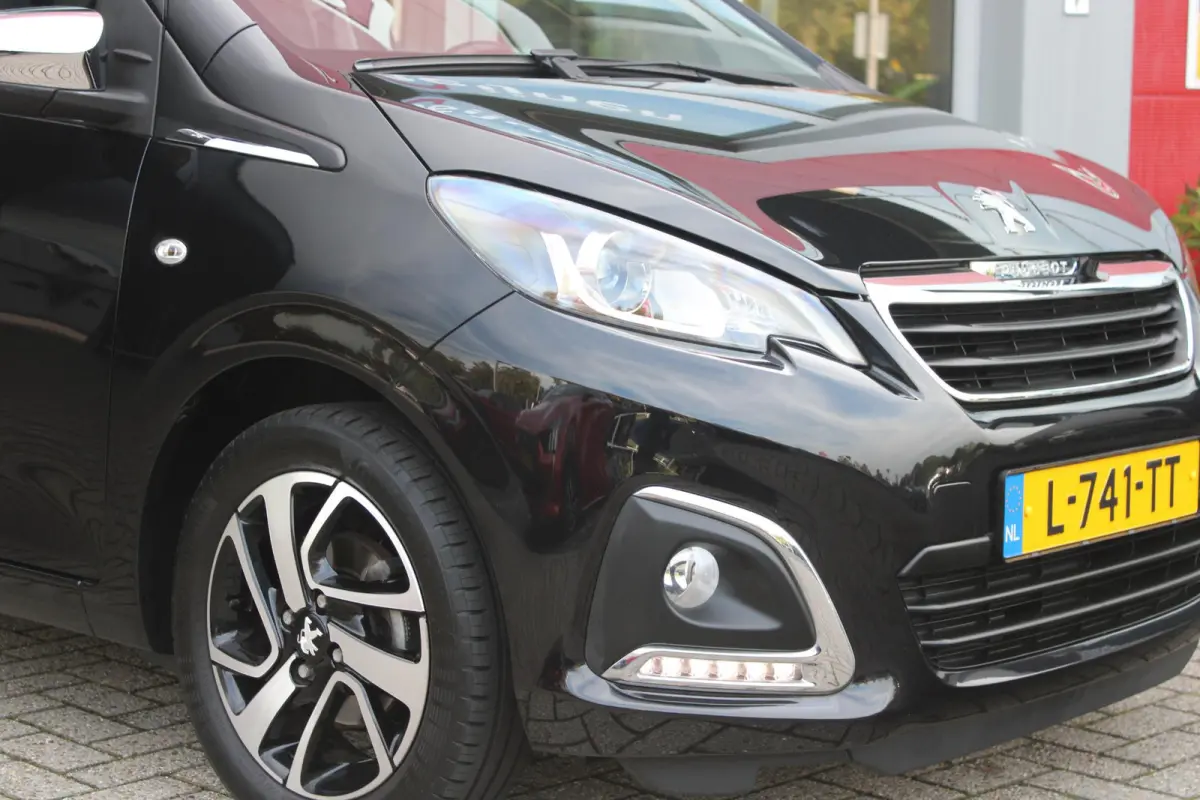 1.0 e-VTi 72PK ALLURE TOP! | CLIMATE CONTROL | ACHTERUITRIJ CAMERA | APPLE CARPLAY/ANDROID AUTO | CRUISE CONTROL | DAB+ RADIO | KEYLESS ENTRY/START | LANE ASSIST | LICHTMETALEN VELGEN |