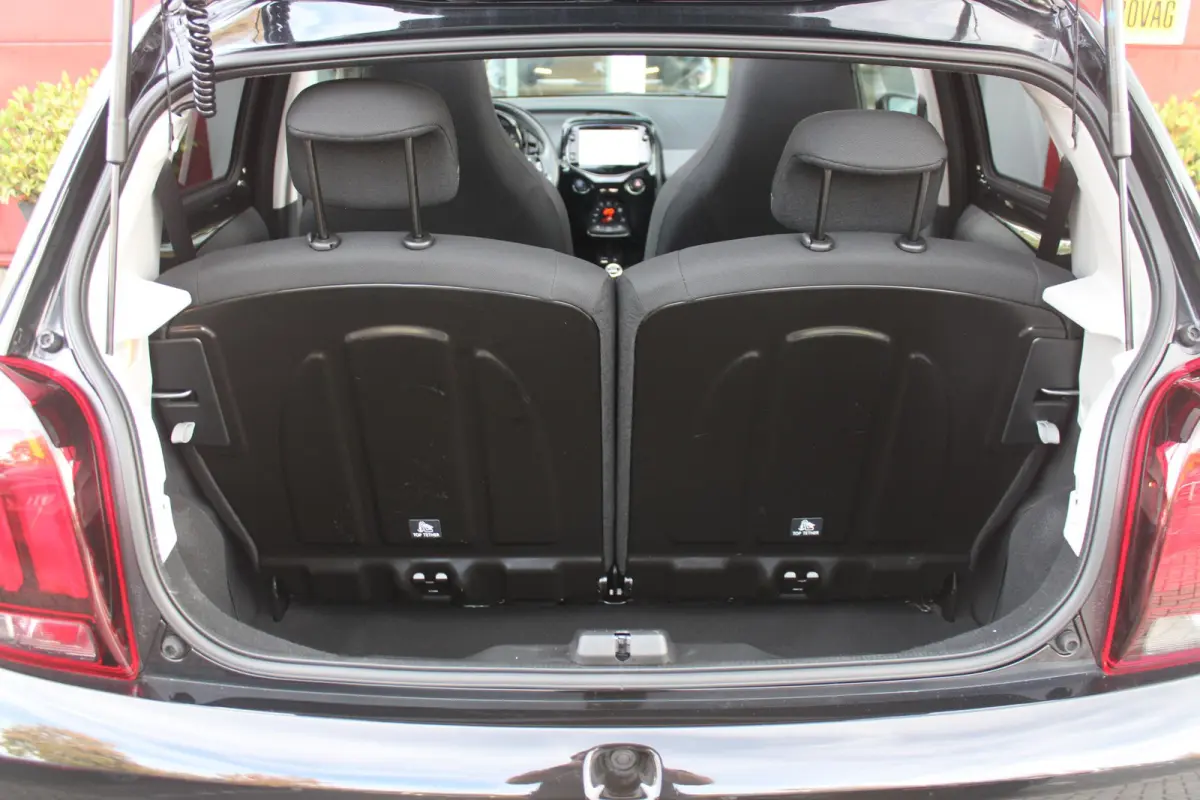 1.0 e-VTi 72PK ALLURE TOP! | CLIMATE CONTROL | ACHTERUITRIJ CAMERA | APPLE CARPLAY/ANDROID AUTO | CRUISE CONTROL | DAB+ RADIO | KEYLESS ENTRY/START | LANE ASSIST | LICHTMETALEN VELGEN |