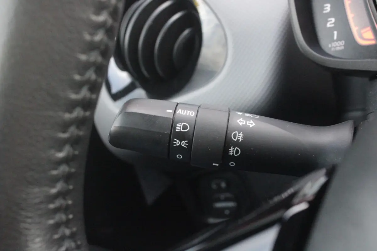 1.0 e-VTi 72PK ALLURE TOP! | CLIMATE CONTROL | ACHTERUITRIJ CAMERA | APPLE CARPLAY/ANDROID AUTO | CRUISE CONTROL | DAB+ RADIO | KEYLESS ENTRY/START | LANE ASSIST | LICHTMETALEN VELGEN |