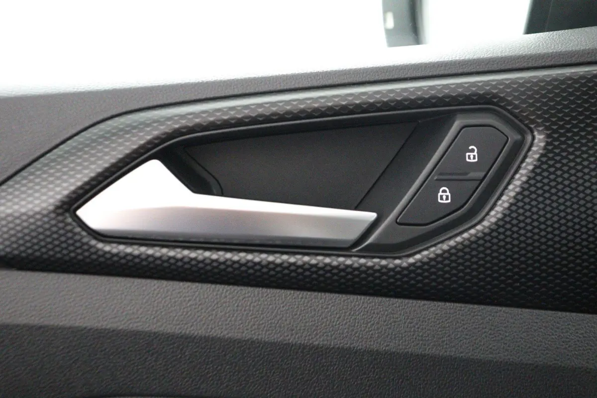 1.0 TSI Life | Trekhaak | Achteruitrijcamera | Navigatie | Stoelverwarming |