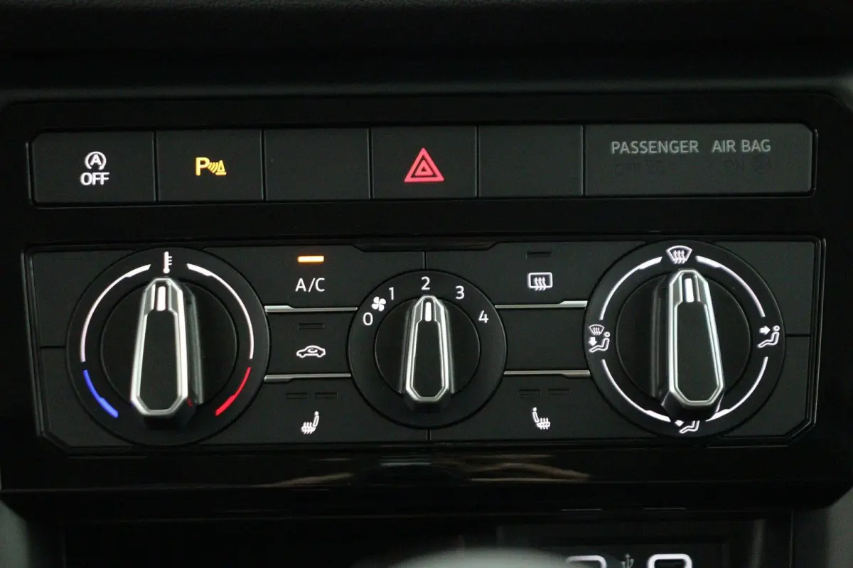 1.0 TSI Life | Trekhaak | Achteruitrijcamera | Navigatie | Stoelverwarming |