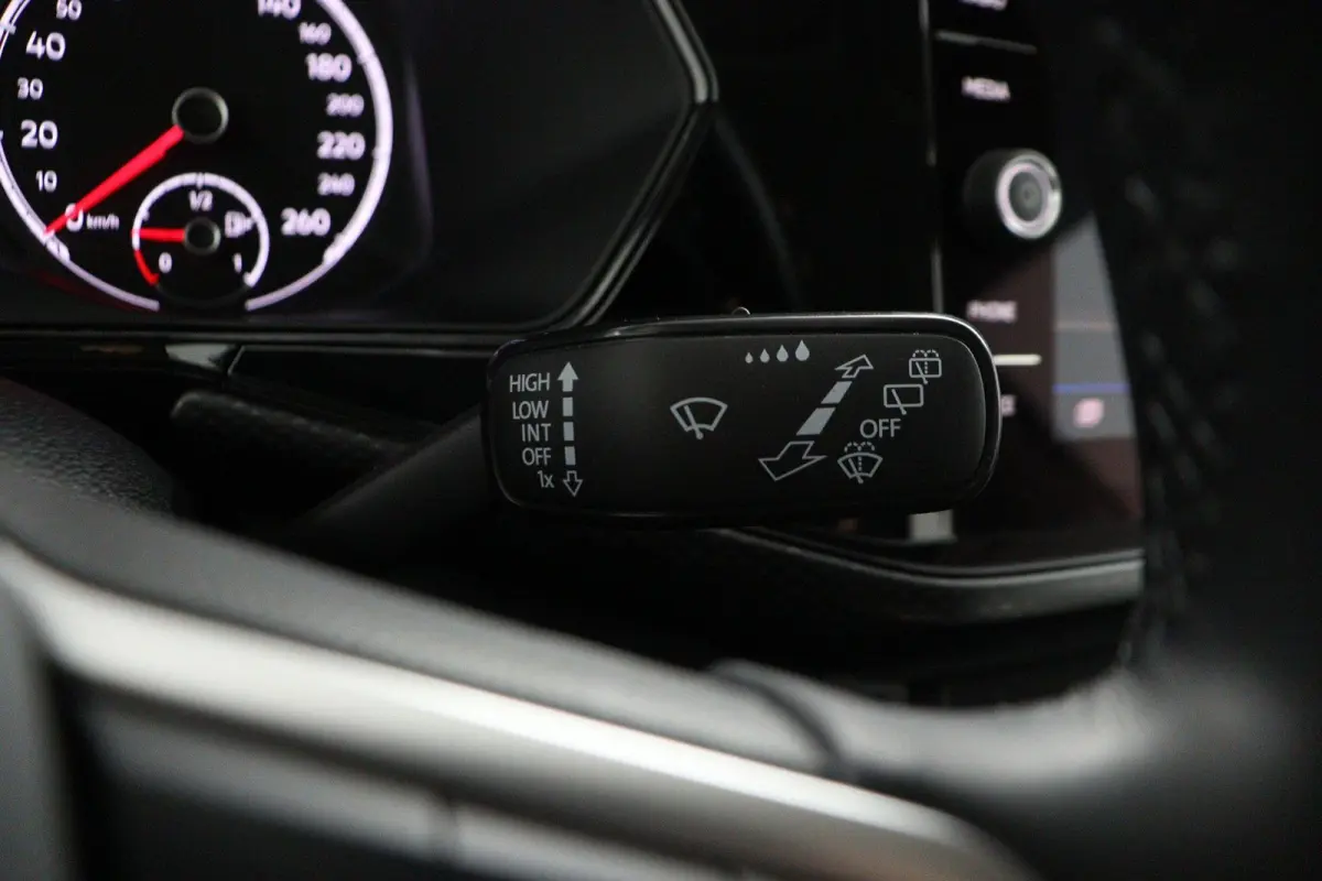 1.0 TSI Life | Trekhaak | Achteruitrijcamera | Navigatie | Stoelverwarming |