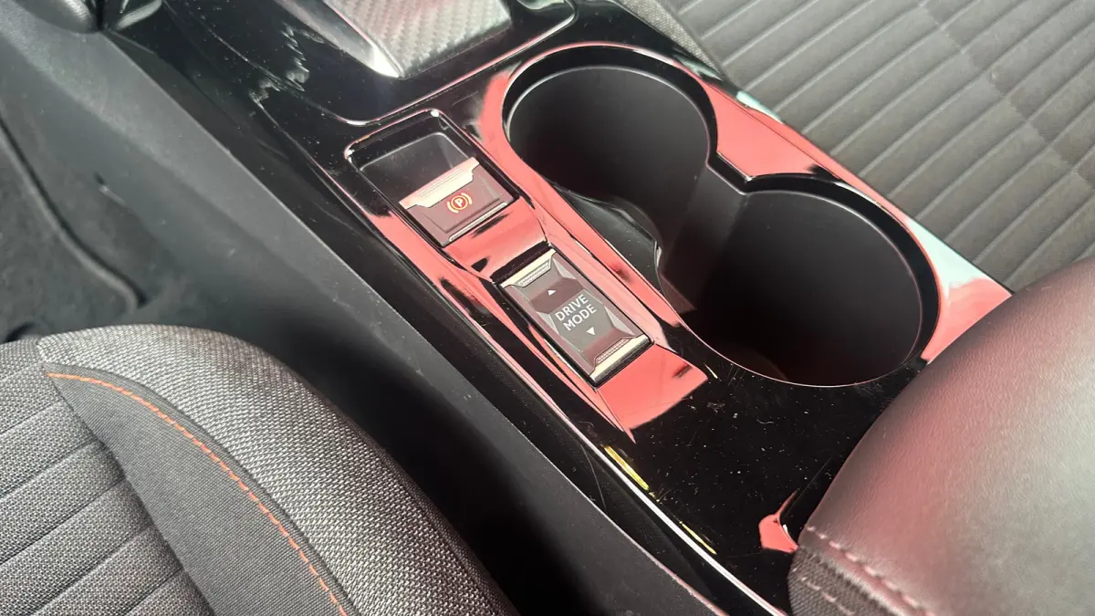 EV Active Pack 50 kWh | Navigatie | Camera | Apple Carplay / Android Auto | SOH 97,56% | Achterbank in delen neerklapbaar | Achteruitrijcamera | Airco (automatisch)