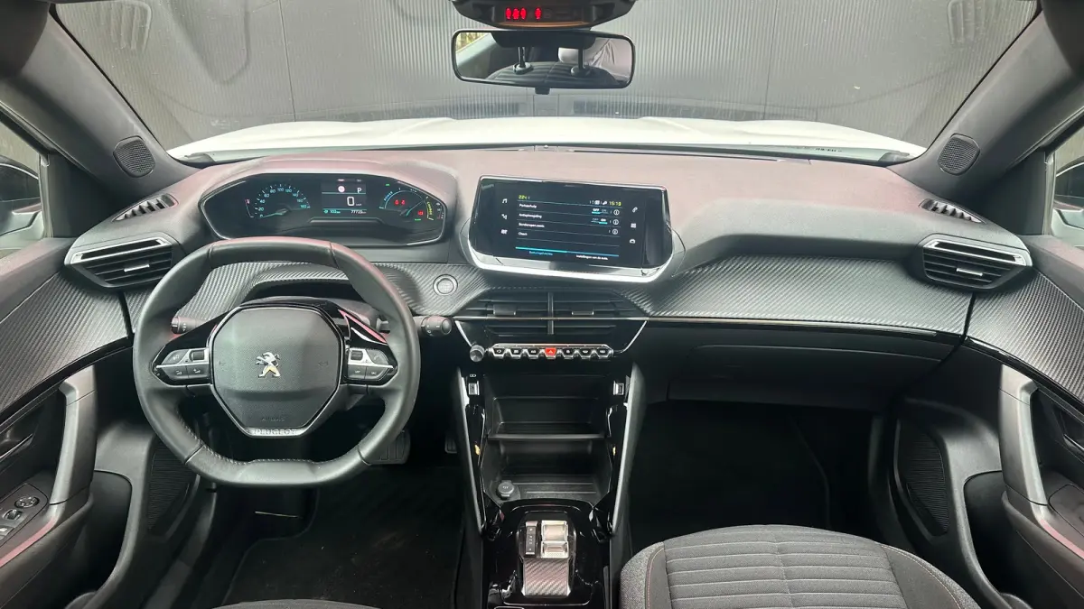 EV Active Pack 50 kWh | Navigatie | Camera | Apple Carplay / Android Auto | SOH 97,56% | Achterbank in delen neerklapbaar | Achteruitrijcamera | Airco (automatisch)