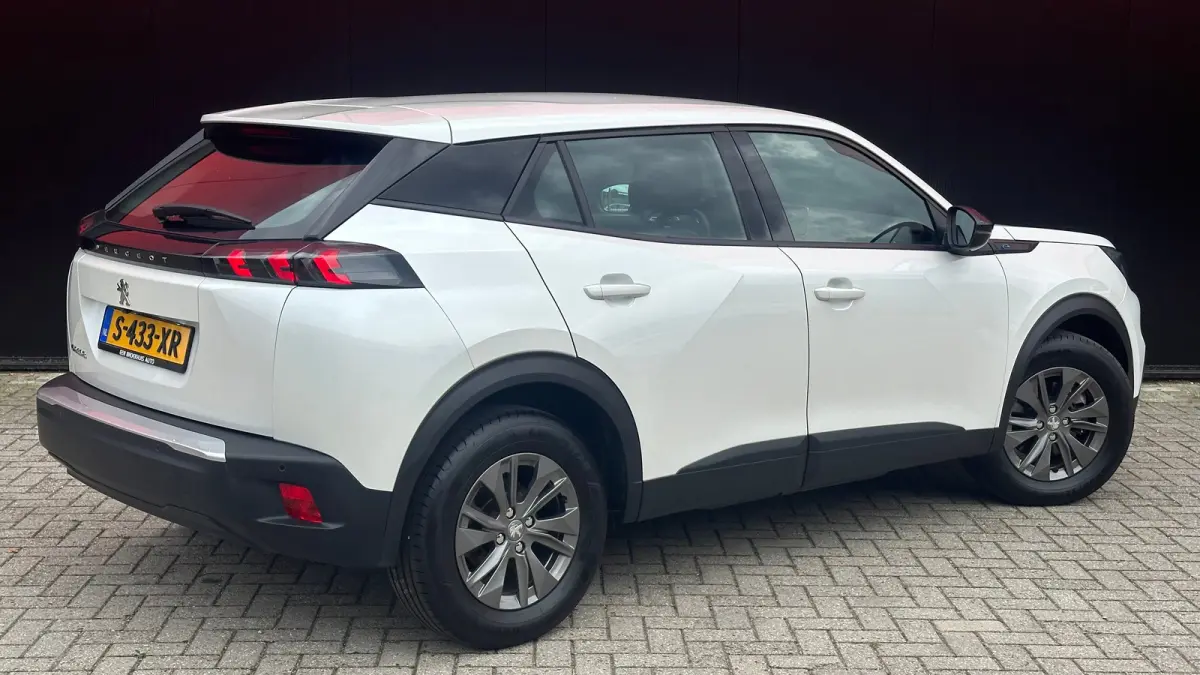 EV Active Pack 50 kWh | Navigatie | Camera | Apple Carplay / Android Auto | SOH 97,56% | Achterbank in delen neerklapbaar | Achteruitrijcamera | Airco (automatisch)