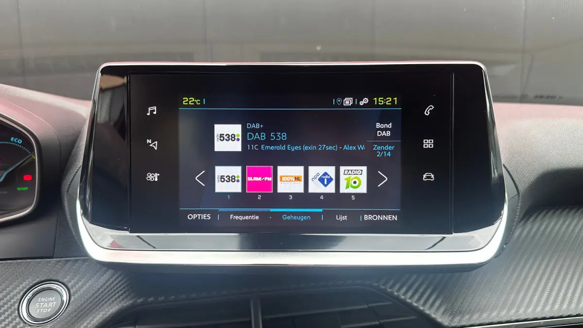 EV Active Pack 50 kWh | Navigatie | Camera | Apple Carplay / Android Auto | SOH 97,56% | Achterbank in delen neerklapbaar | Achteruitrijcamera | Airco (automatisch)