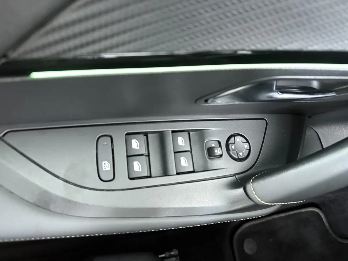 EV GT Pack 50 kWh | Panoramadak | Adaptieve Cruise | Stoelverwarming | 27.699 km |